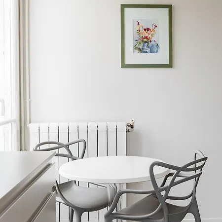 Veeve - The Artist's Muse Париж