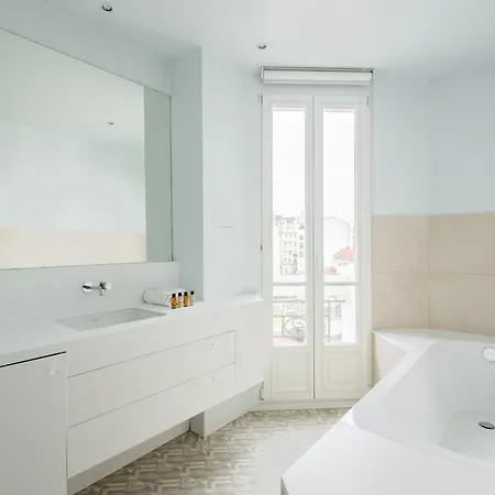 Veeve - The Artist's Muse Париж